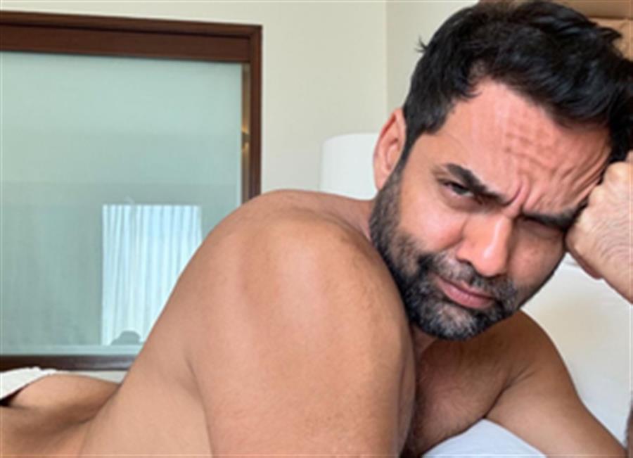 Abhay Deol leaves little to imagination in bedroom pic; 'if only I could wake up next to you’