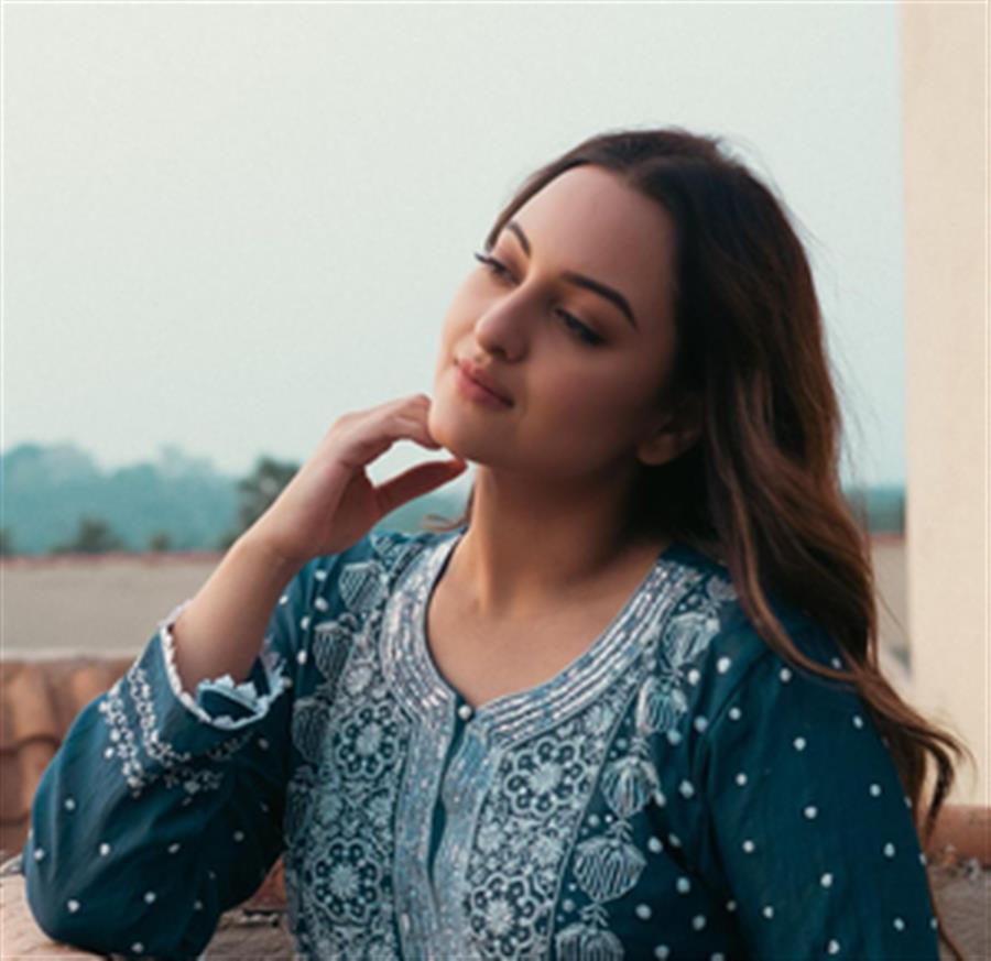 Sonakshi thanks filmmakers who've taken 'the risk' to cast her differently