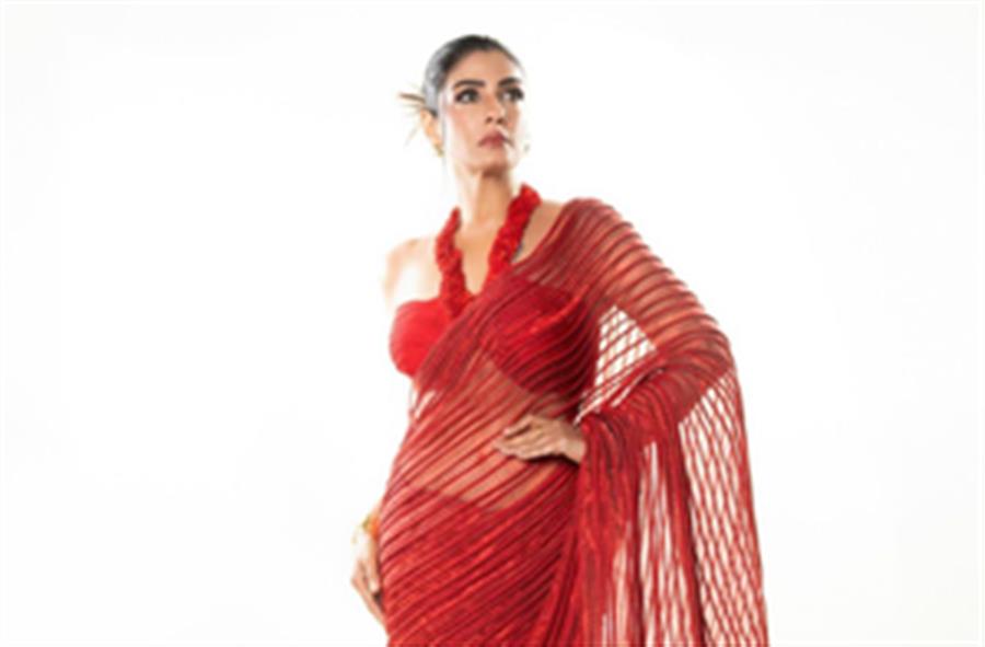 Raveena wears saree made with recyclable material in this &#39;blistering heatwave&#39;
