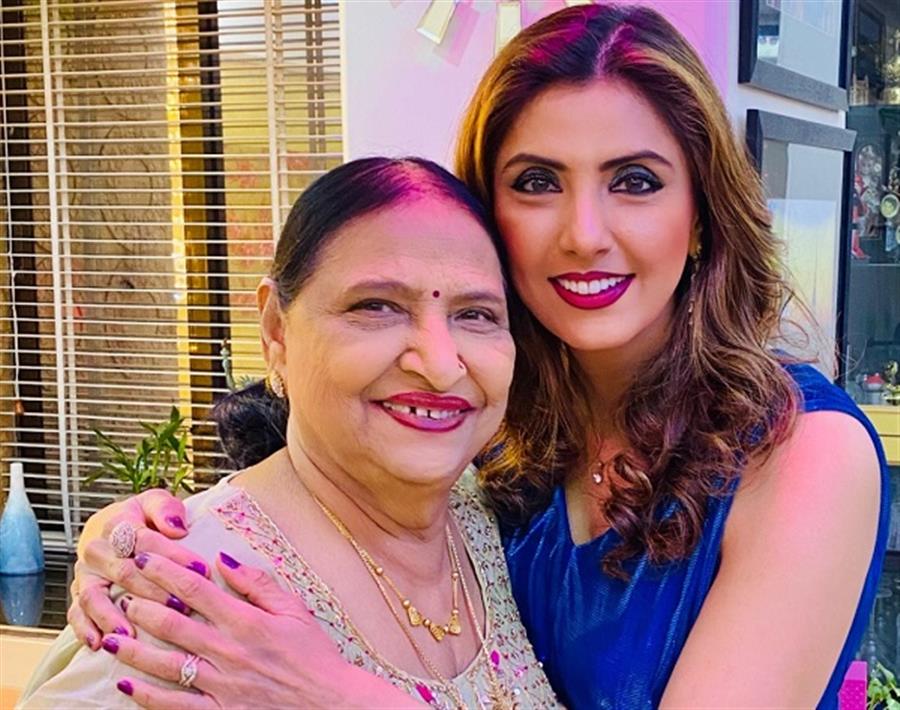 Jyoti Saxena says," It&#39;s a life-long friendship built on sharing, hugs, and kisses" On the occasion of her mother&#39;s birthday