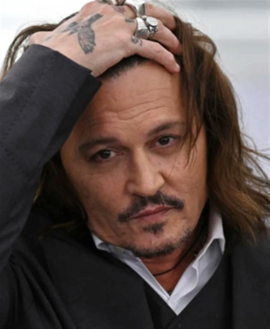 Johnny Depp cancels shows as doctor warns him not to fly after injury